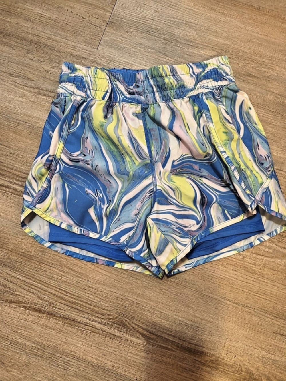 AVIA Wom6 Size XS (2) Abstract Athletic Shorts Blue & Green Like New